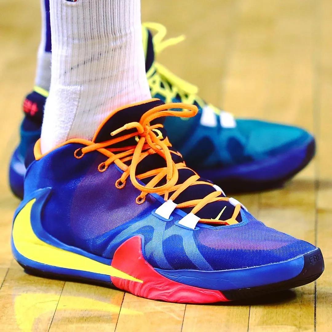 布克总决赛上脚球鞋,2021nba总决赛布克穿的球鞋