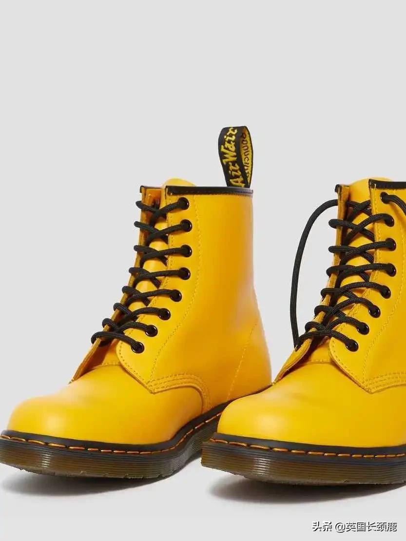 鞋柜秋冬马丁靴,鞋柜冬季靴子