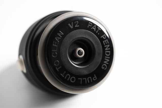 女生拧不开瓶盖却不要你帮忙,有些女生是真拧不开瓶盖