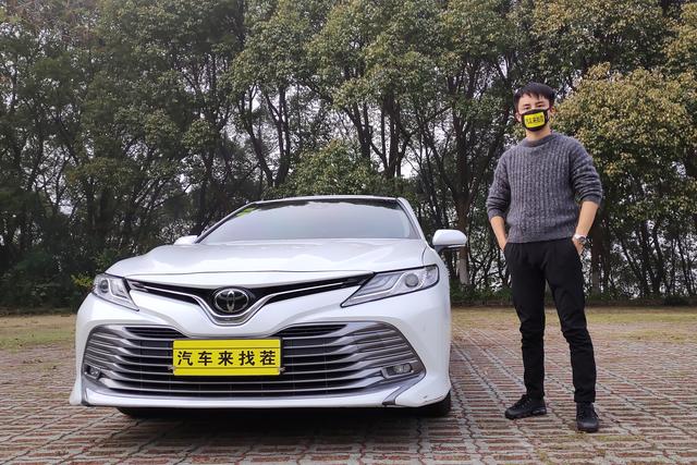 国服第一车黑雅阁,好车推荐之丰田凯美瑞