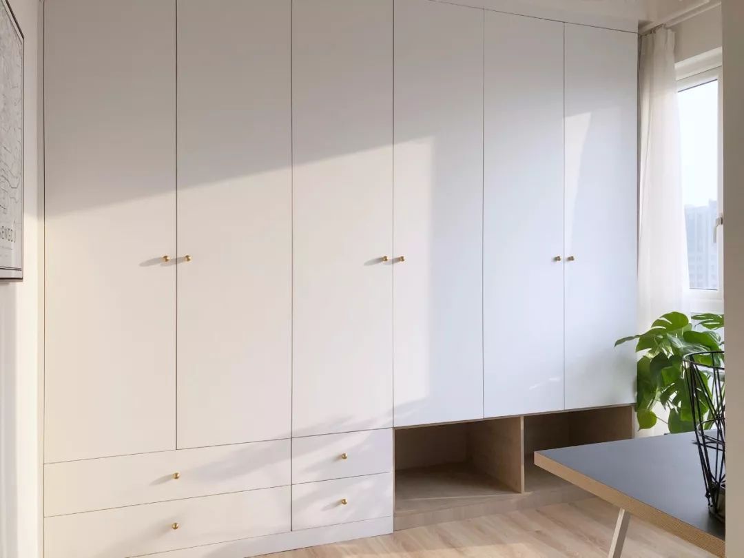 衣柜定制效果黄色原木,全屋定制白色衣柜轻奢效果图