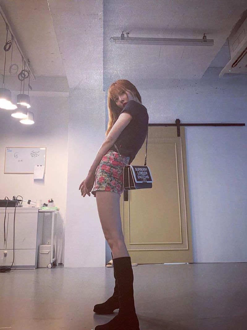 泫雅风破洞牛仔裤,泫雅破洞宽松九分直筒哈伦牛仔裤