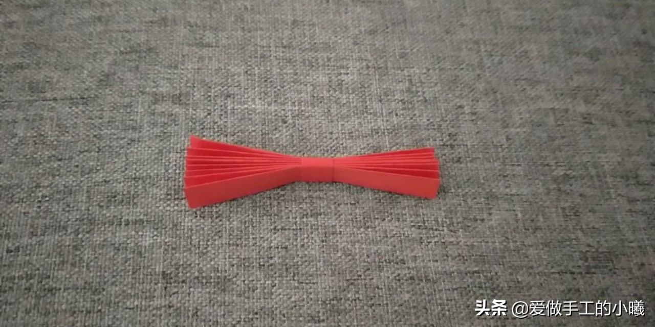 蝴蝶结折纸怎样贴在贺卡上好看,折纸简单又漂亮的蝴蝶结收纳盒