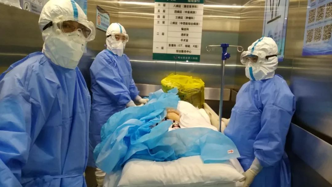 孕妇确诊新冠肺炎，母婴风险大么？