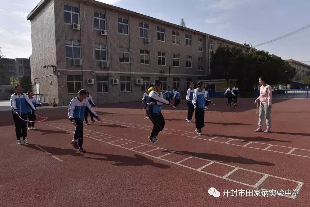 学校开展青年教师赛课活动,学校举行中青年教师优质课比赛