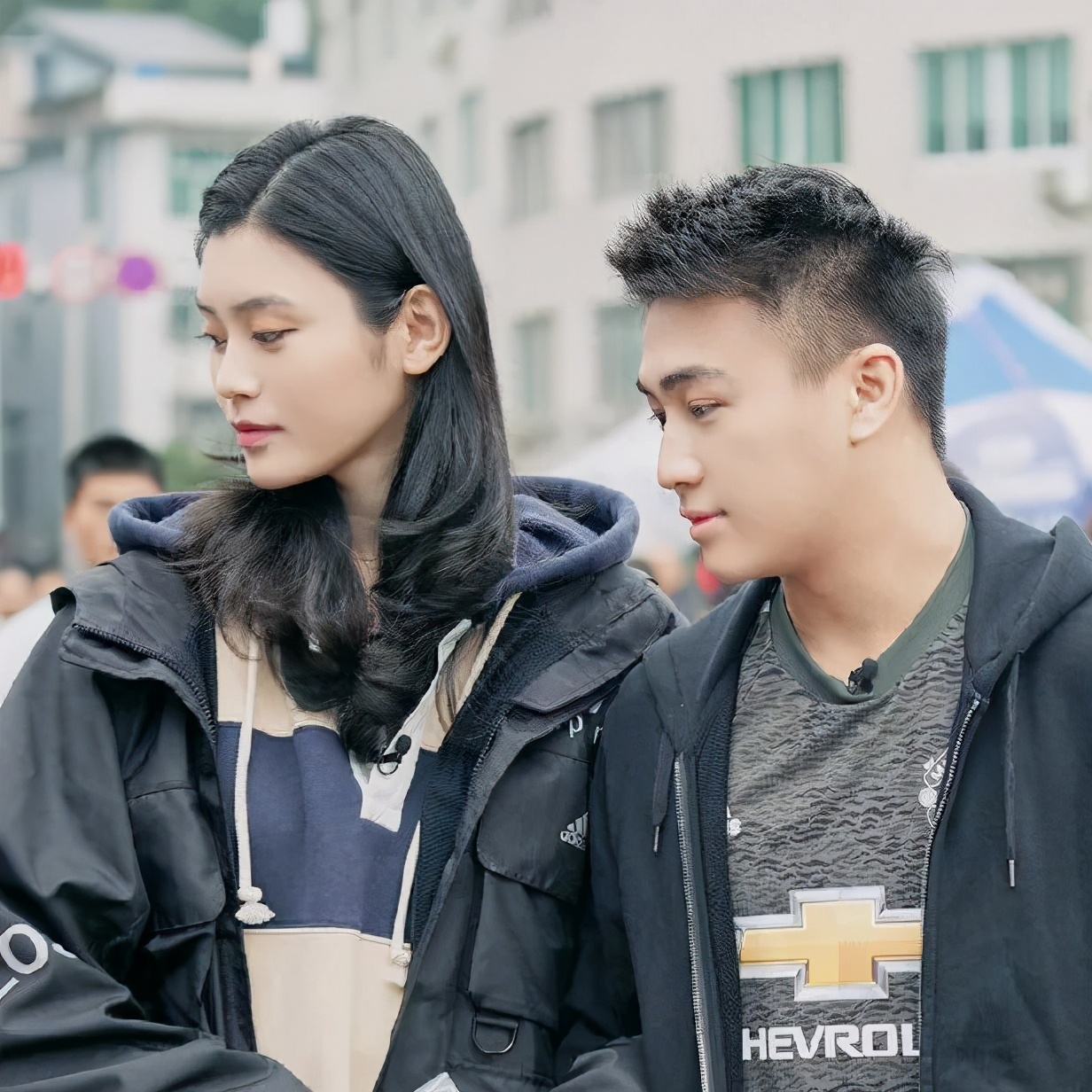 这两位的恩爱狗粮，我们甘拜下风