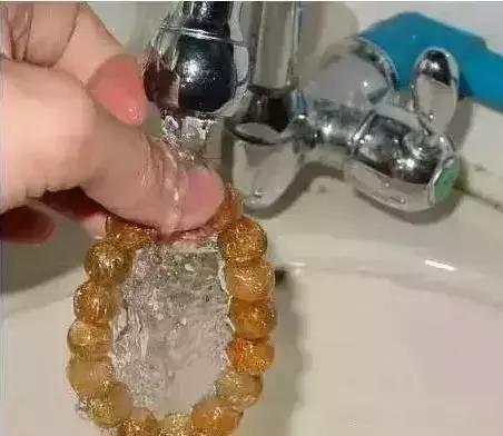 宝石并不一定按颜色命名，90%的人都曾被忽悠过