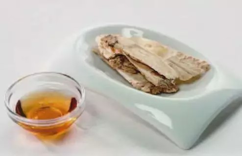 土蜂蜜加白萝卜有什么功效,萝卜煮蜂蜜的功效与作用是什么