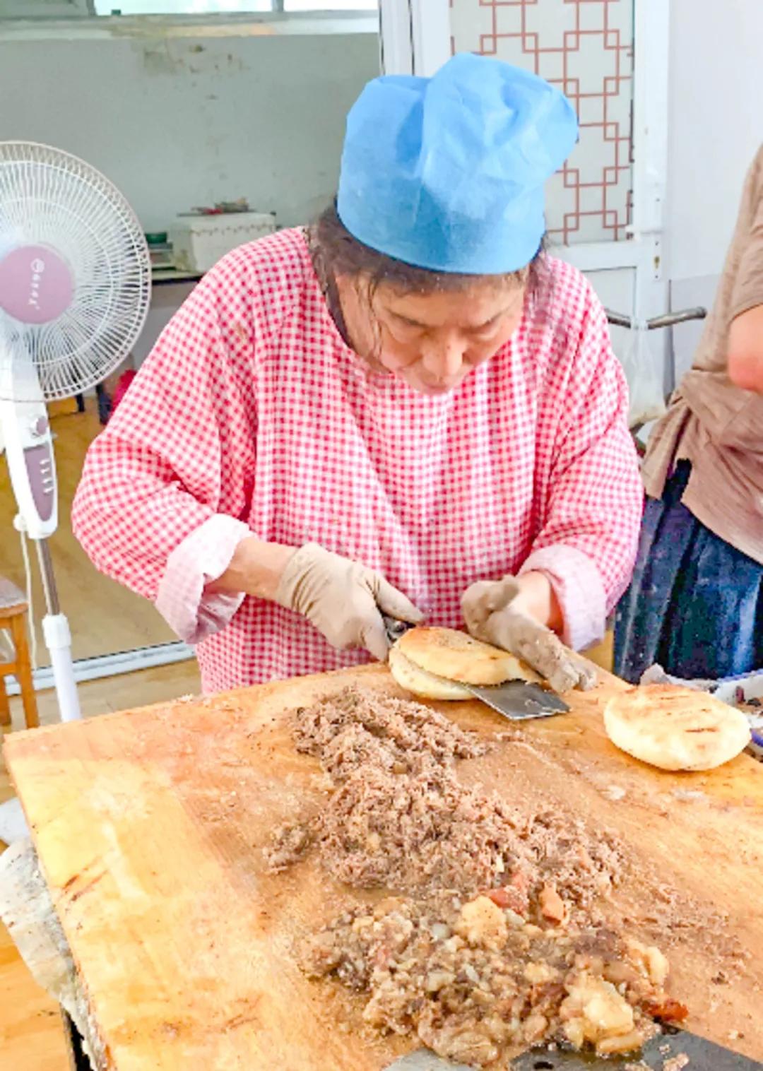 正宗老字号饼店,济南18年网红饼