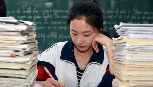 如何上课不走神专心听课,怎样提高上课注意力和听课效率