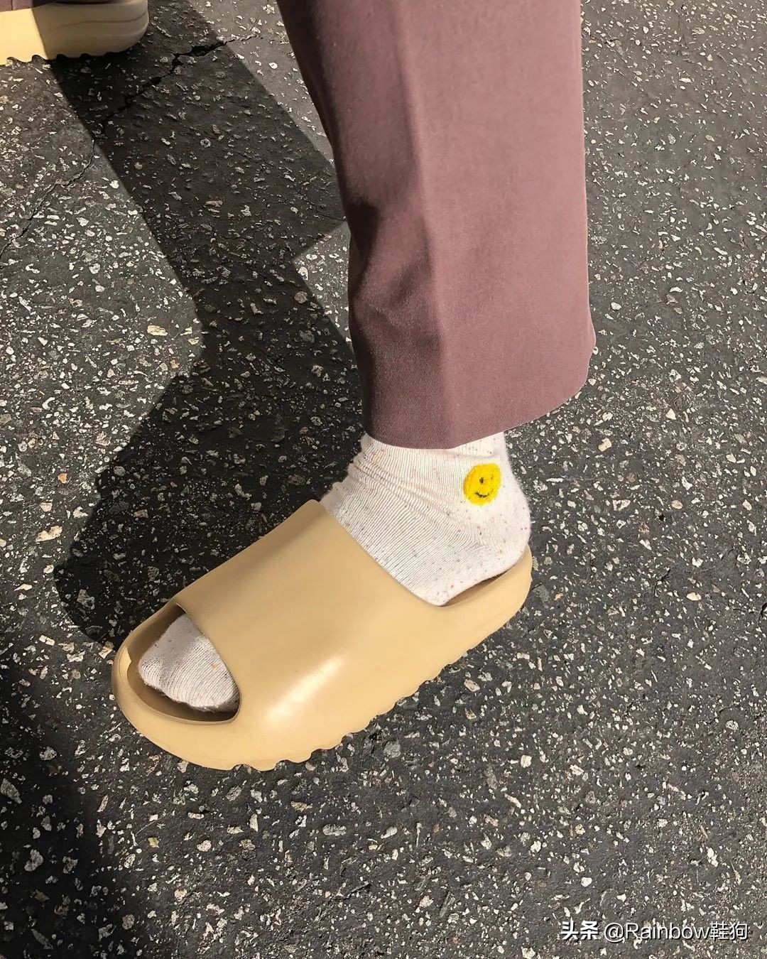 为什么yeezyslide有的很贵有的便宜,yeezyslide什么鞋