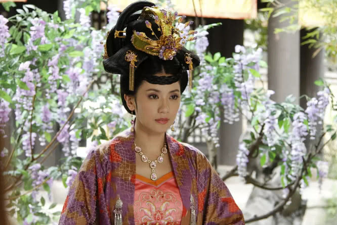 杨玉环与李白关系,杨玉环与李白究竟什么关系