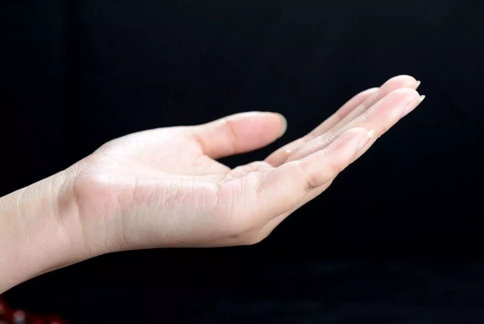 看清身边的人认清身边的鬼,看清偶像的真面目