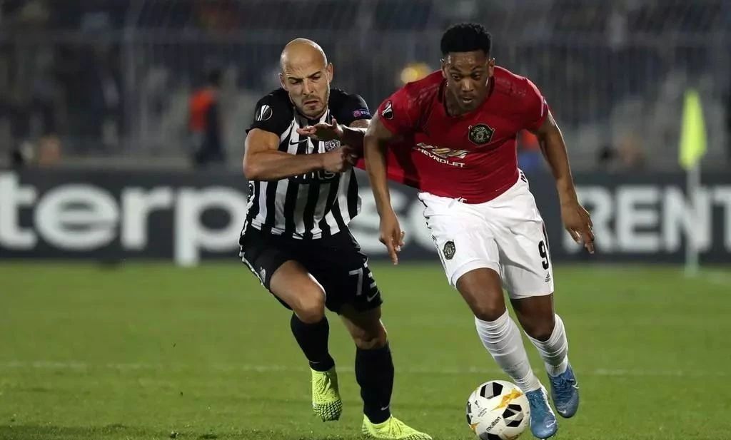 曼联爆冷输球致命弱点暴露无疑,红魔曼联年轻风暴