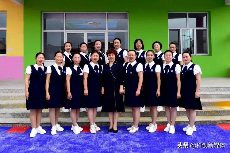 左权县直第二幼儿园园长王丽英一一苔花如米小也学牡丹开