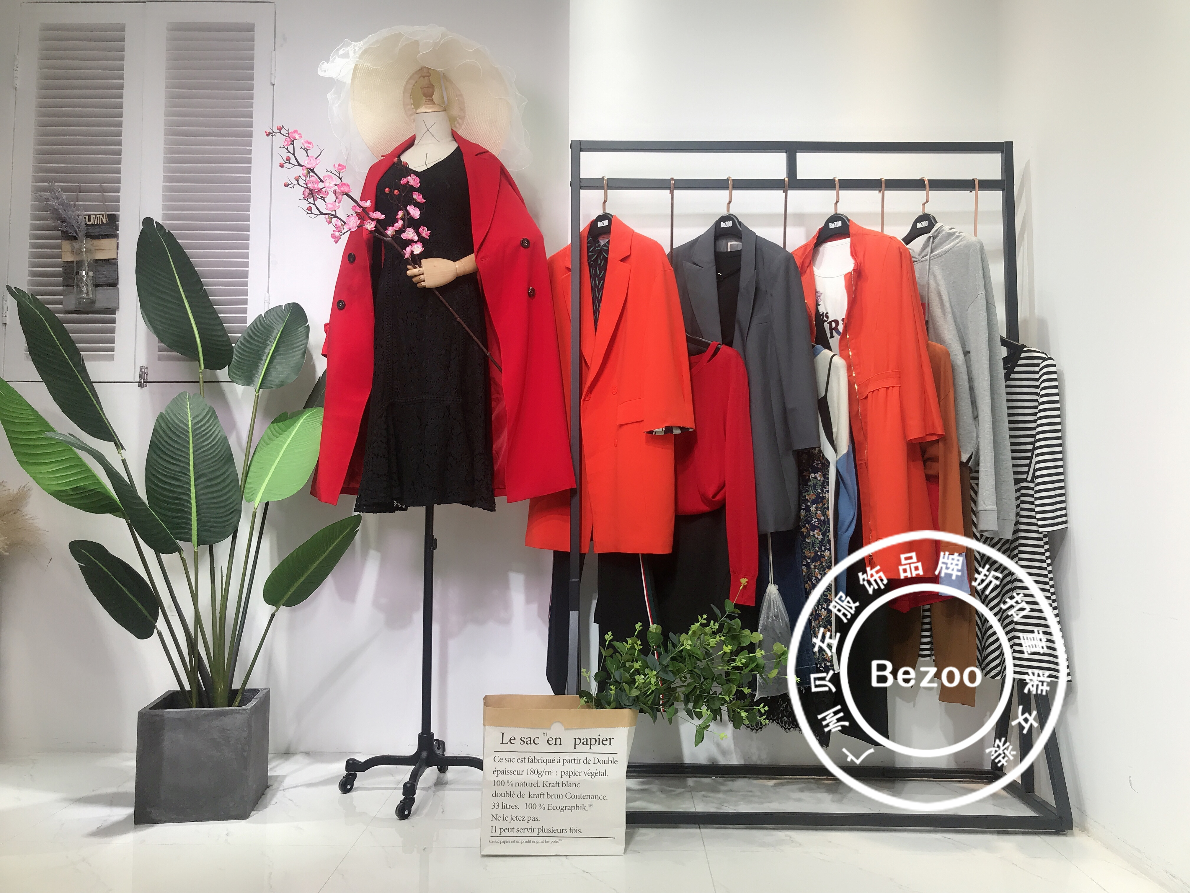 三彩的衣服最新款,三彩秋季新款实体店