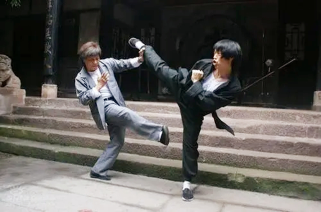 李连杰首次评价李小龙,李小龙成龙李连杰哪个厉害