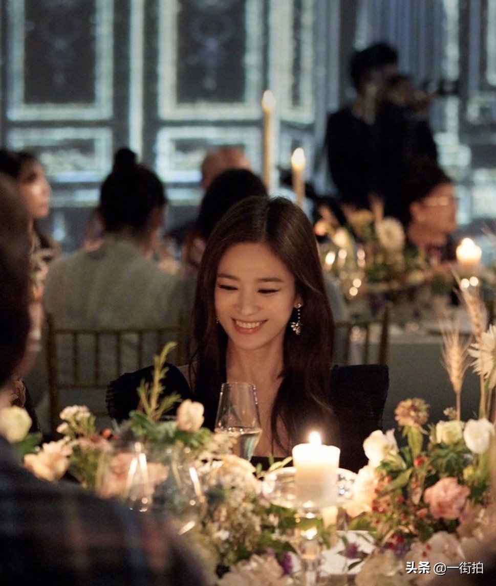 宋慧乔的穿搭和造型让人惊艳,当40岁的宋慧乔穿上西装后