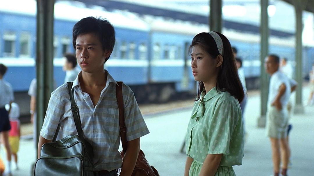 以两人的恋情为主轴,在爱情观之下追寻自然与生命的运行