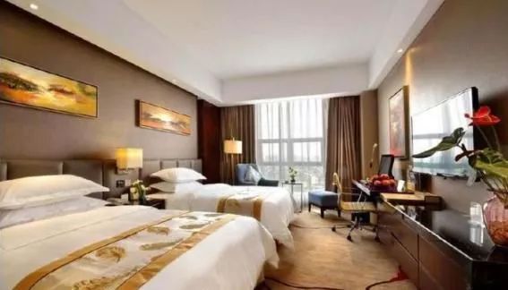 邯郸一男子有5套房,一男子不上班在家啃老