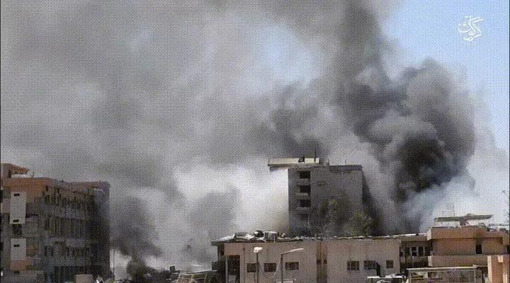 他囤积大量尿液，想要提取黄金，却意外发现这种元素，改变了世界