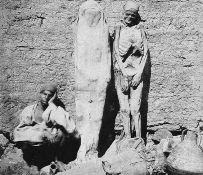 历史上真实的50张老照片,历史上一些令人震撼的老照片