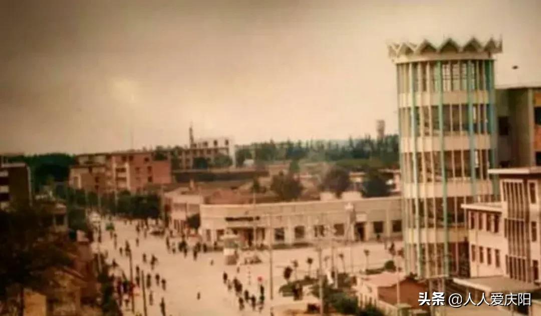 西峰的小伙子的歌,西峰小伙歌曲