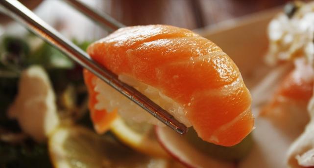 例假来了吃甜食会胖吗,为什么一到生理期就想吃甜品