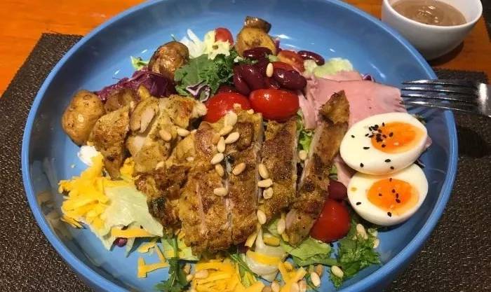 今天愉快地减肥了吗，为你送上魔都“吃草”地图！