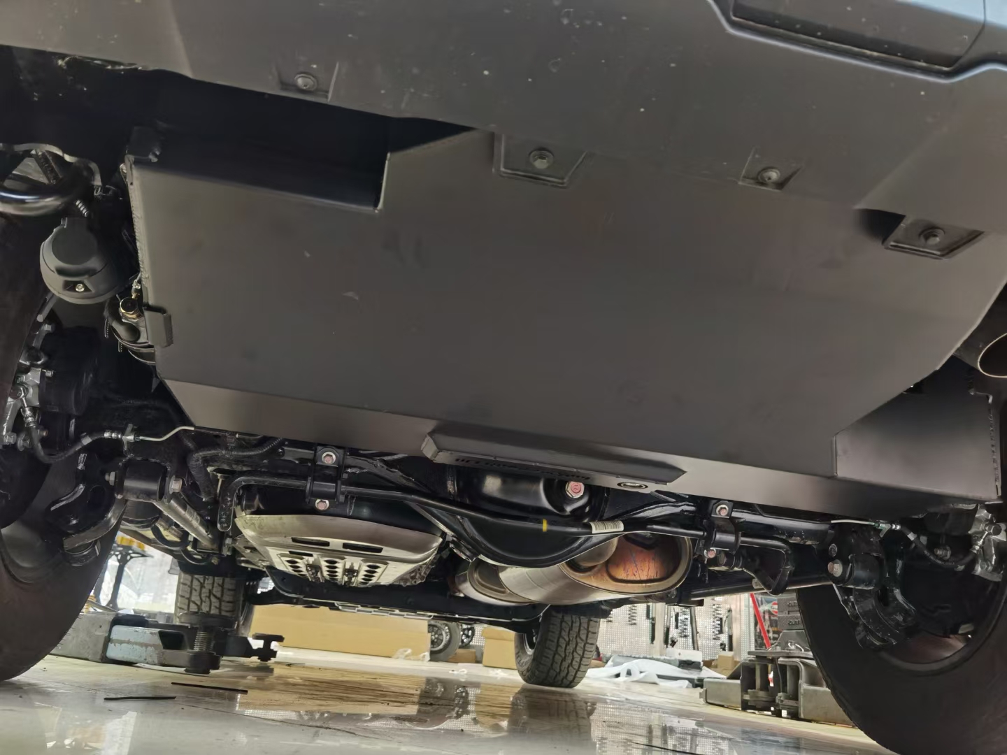 坦克300跟大g外观,坦克300公路实车