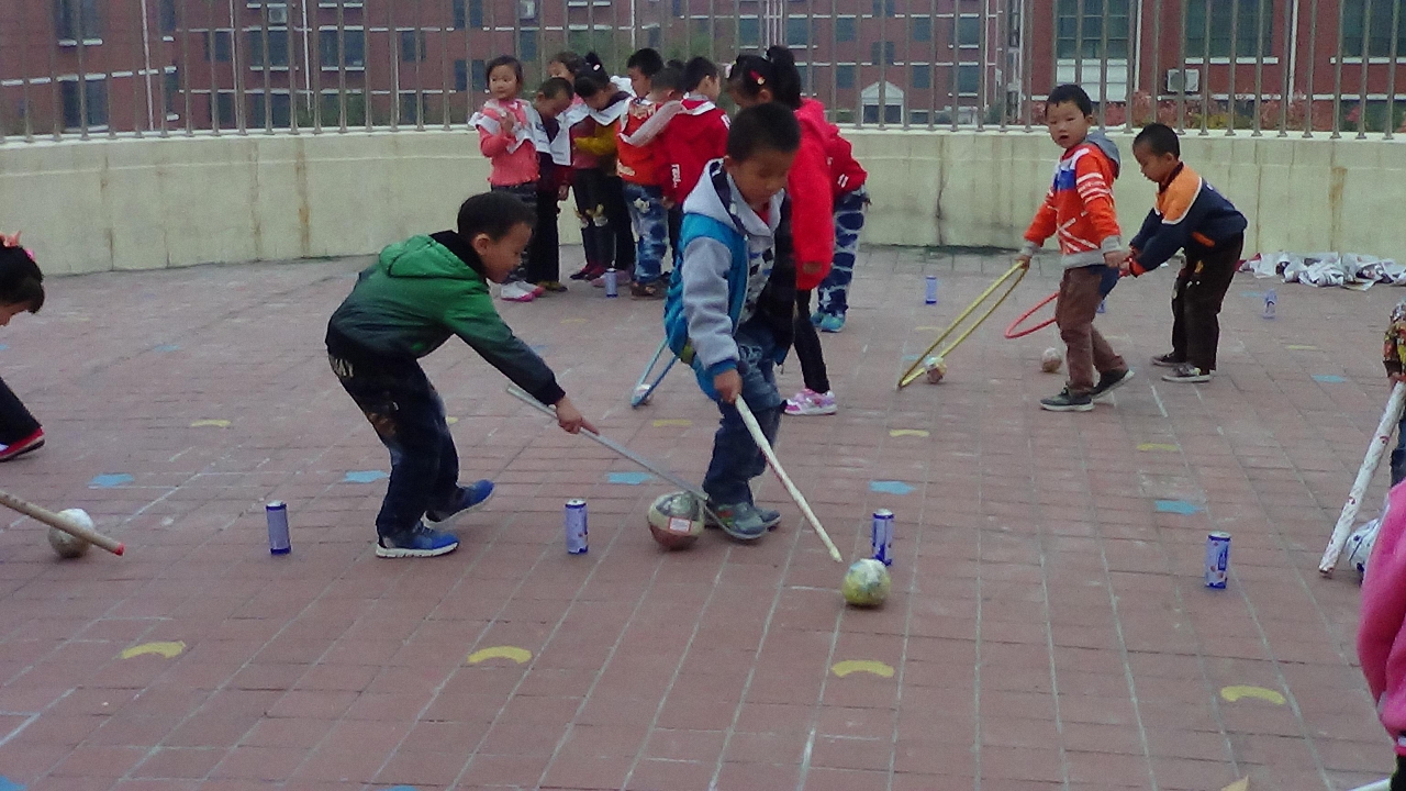 孩子和小伙伴起冲突，爸妈要当好“灭火器”，别让坏事变好事