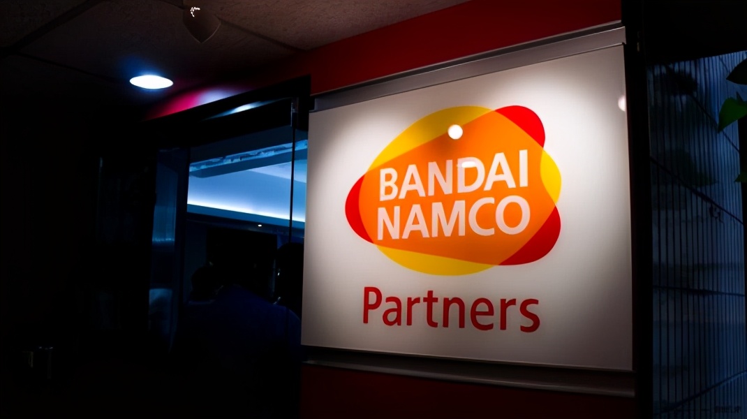 万代的工厂着火，大量手办被烧，导致出货延期，网友调侃：真骨灰