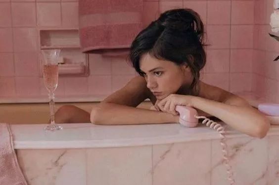 和外国人结婚后出国,跟外国人结婚后代会怎样