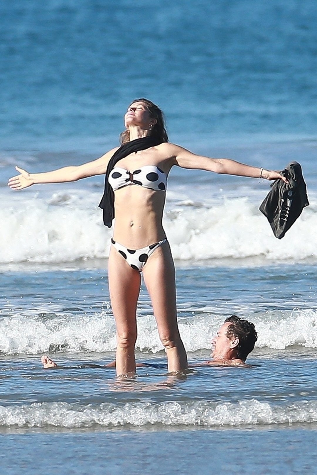 吉赛尔邦辰巅峰期走秀,吉赛尔邦辰走秀泳衣