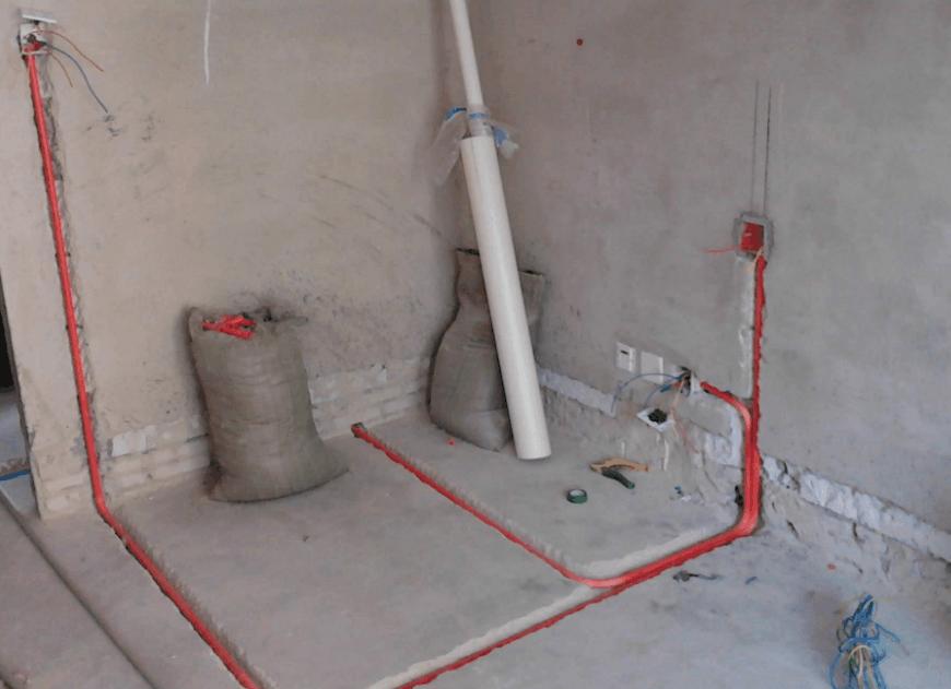 农村自建房暗线全部走顶可以吗,自建房电线路走顶好还是走地面好