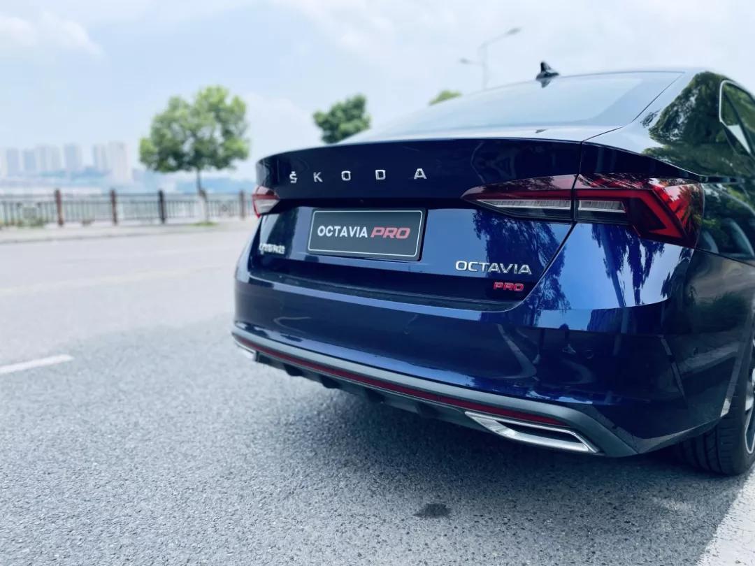 斯柯达明锐pro360全景影像测试,凡尔赛c5x和斯柯达明锐pro对比