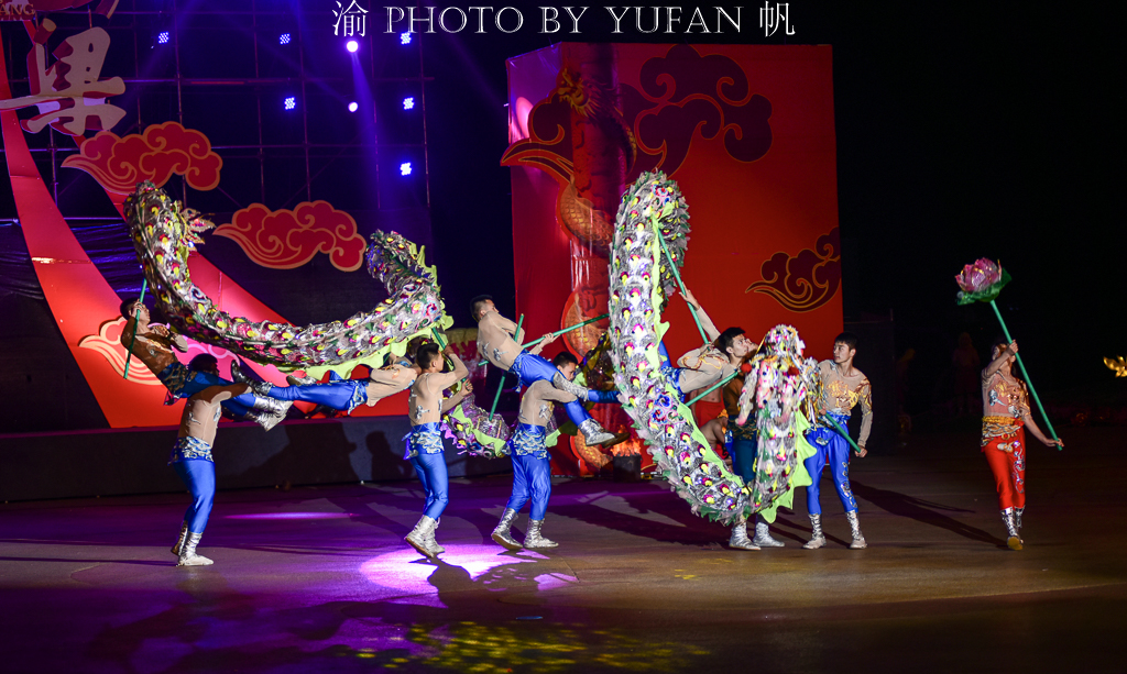 为国争光的铜梁竞技龙：蛟龙出水翻江倒海，龙翔九天扶摇腾飞