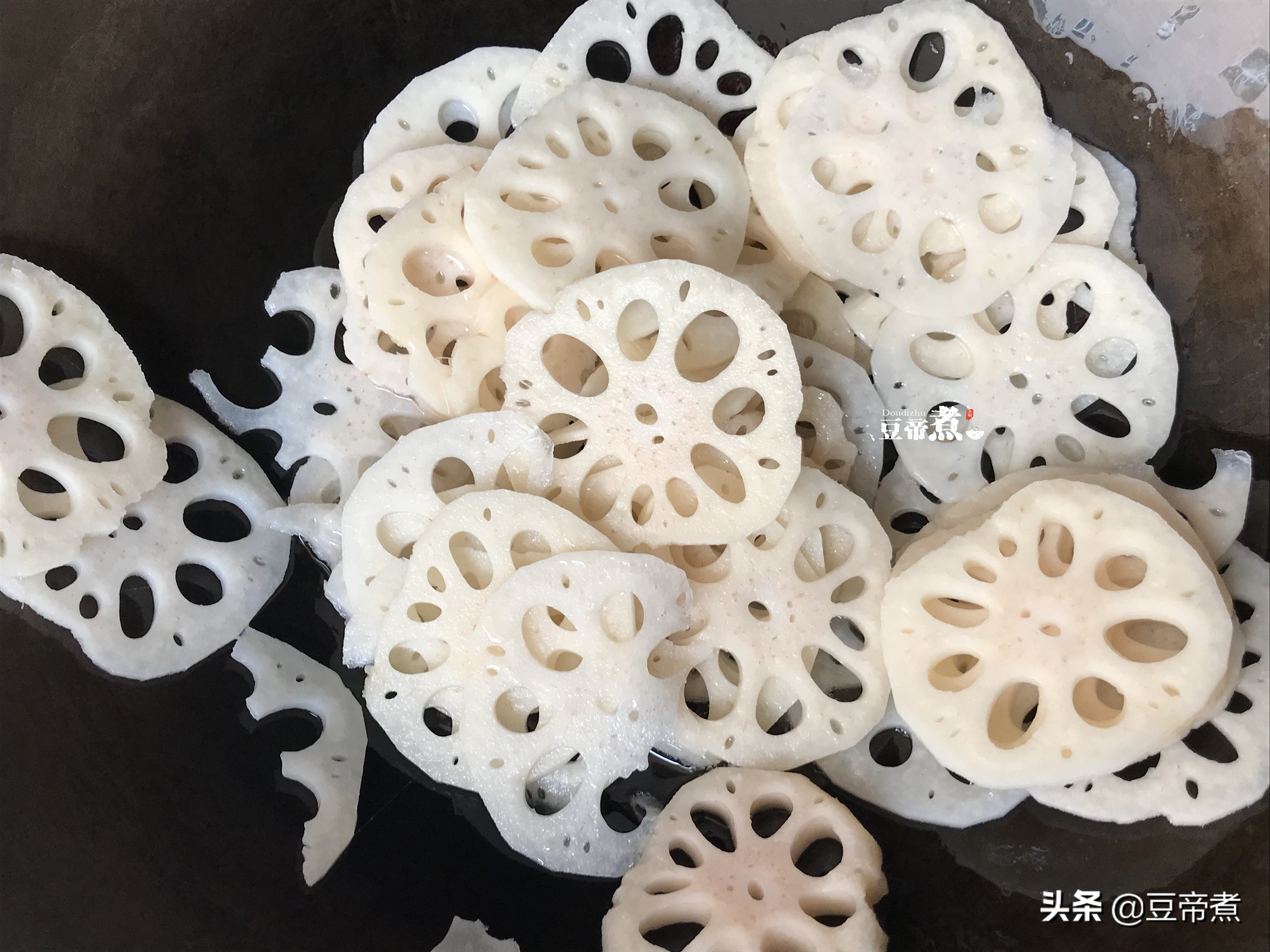 莲藕怎么炒清脆好吃,莲藕怎么样炒才不变色