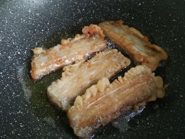 煎三道鳞不粘锅不破皮的正确做法,容易煎烂的鱼怎么煎才不粘锅