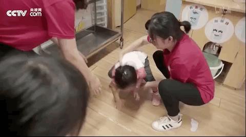 幼儿园老师怎么说孩子很棒,有人说幼儿园老师很轻松怎么回答