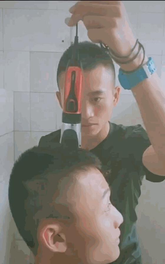中国军人理发,军人理发全过程