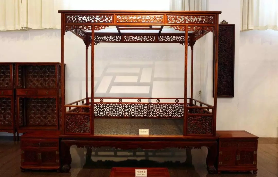 一张床买下来多少钱,一张床的价格800