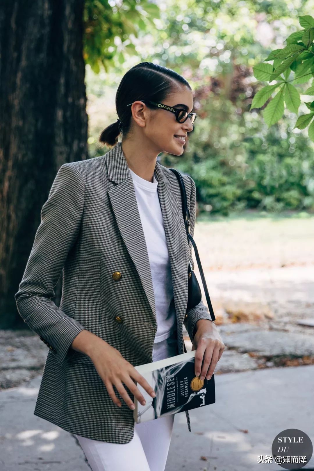 夏天了还不做一个美美哒发型吗,夏天懒得扎头发但又很热怎么办