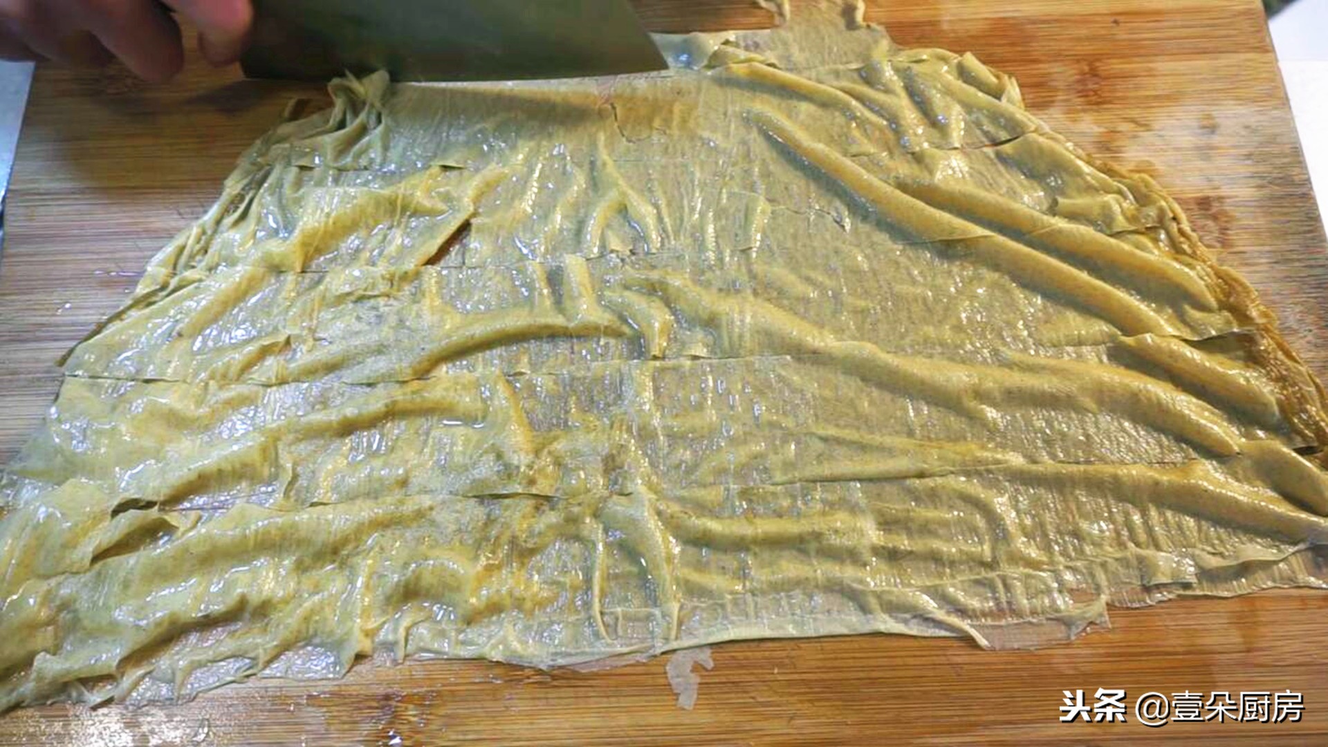 怎样用电饭锅不加一滴水炖排骨,如何用电饭煲做排骨好吃