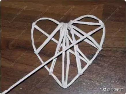 diy手工编织小花篮教程,纸杯和毛线编织的花篮详细教程