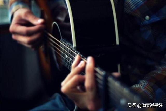 初学吉他学会一首歌要多久,初学者每天学吉他一个小时