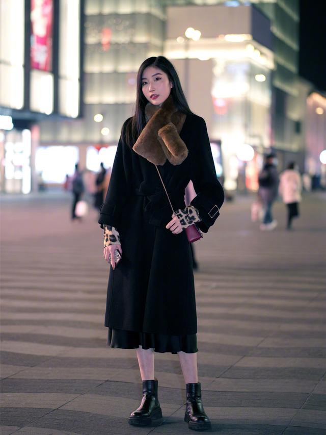 什么款短靴配长大衣好看,长靴小个子显高显瘦穿搭
