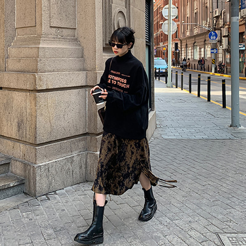 穿搭卫衣裙子要这样穿才日常好看,卫衣半裙初秋最佳搭配谁穿谁好看