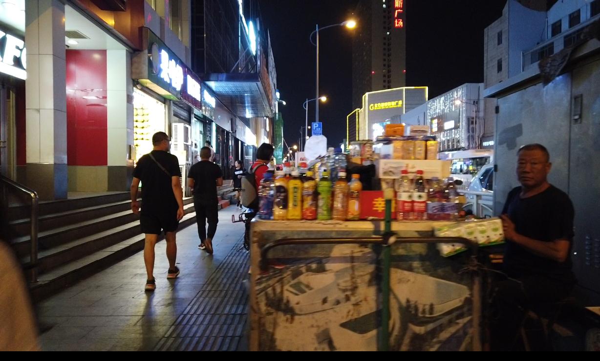 李村夜市小吃街在哪,李村夜市小吃街摊位费