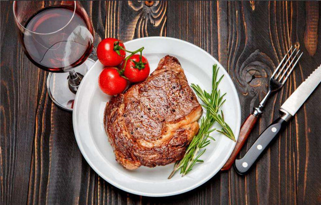 牛排最早起源于哪一个国家,牛排起源于欧洲